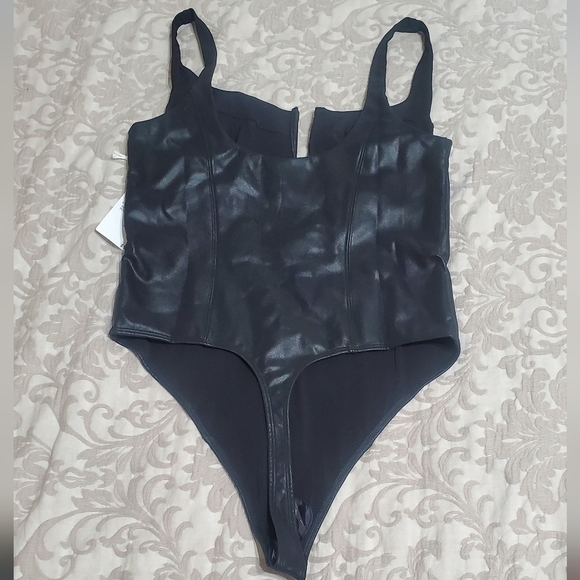 Good American Black Bodysuit - Picture 4 of 7